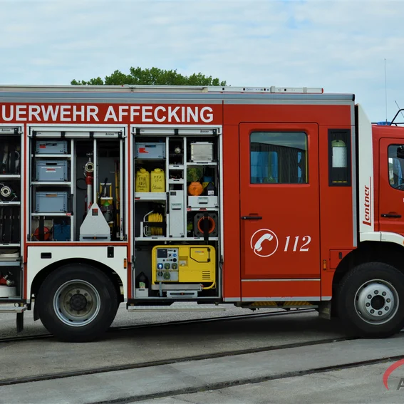 43-1 - LF 10 - Beifahrerseite offen.jpg